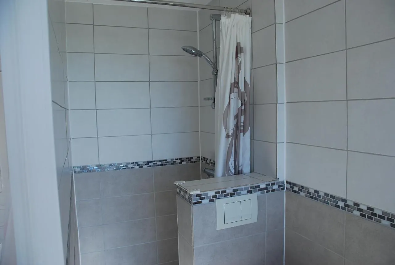 Le Monde Bleu Bed & Breakfast Neuf-Eglise 0*,  France